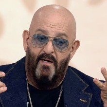 Шуфутинский рассказал о переломе ног из-за будущей жены