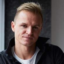 Дмитрий Тарасов выставил на продажу дом