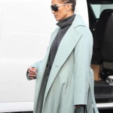 По классике: Дженнифер Лопес в Max Mara