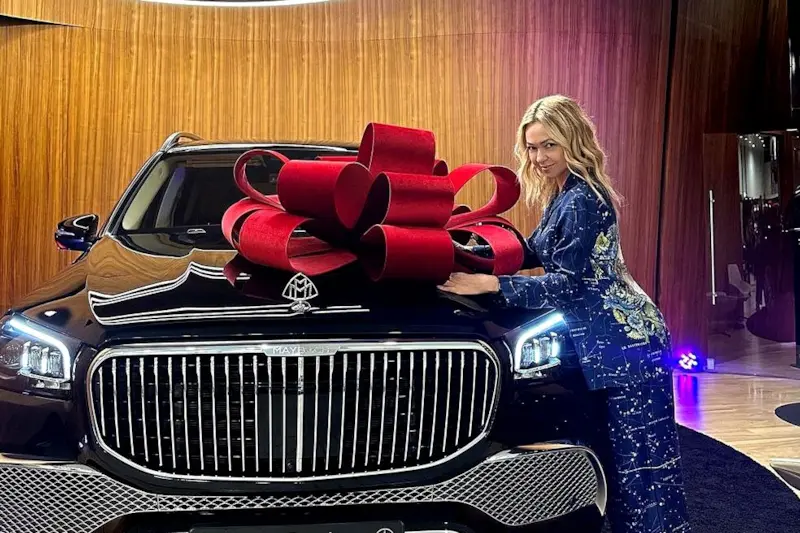 Яна Рудковская похвасталась новым авто за 30 млн рублей
