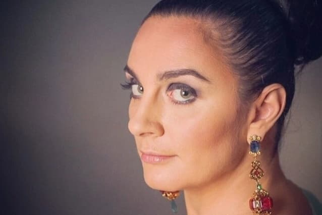 Елена Ваенга отказалась выступать из-за болезни