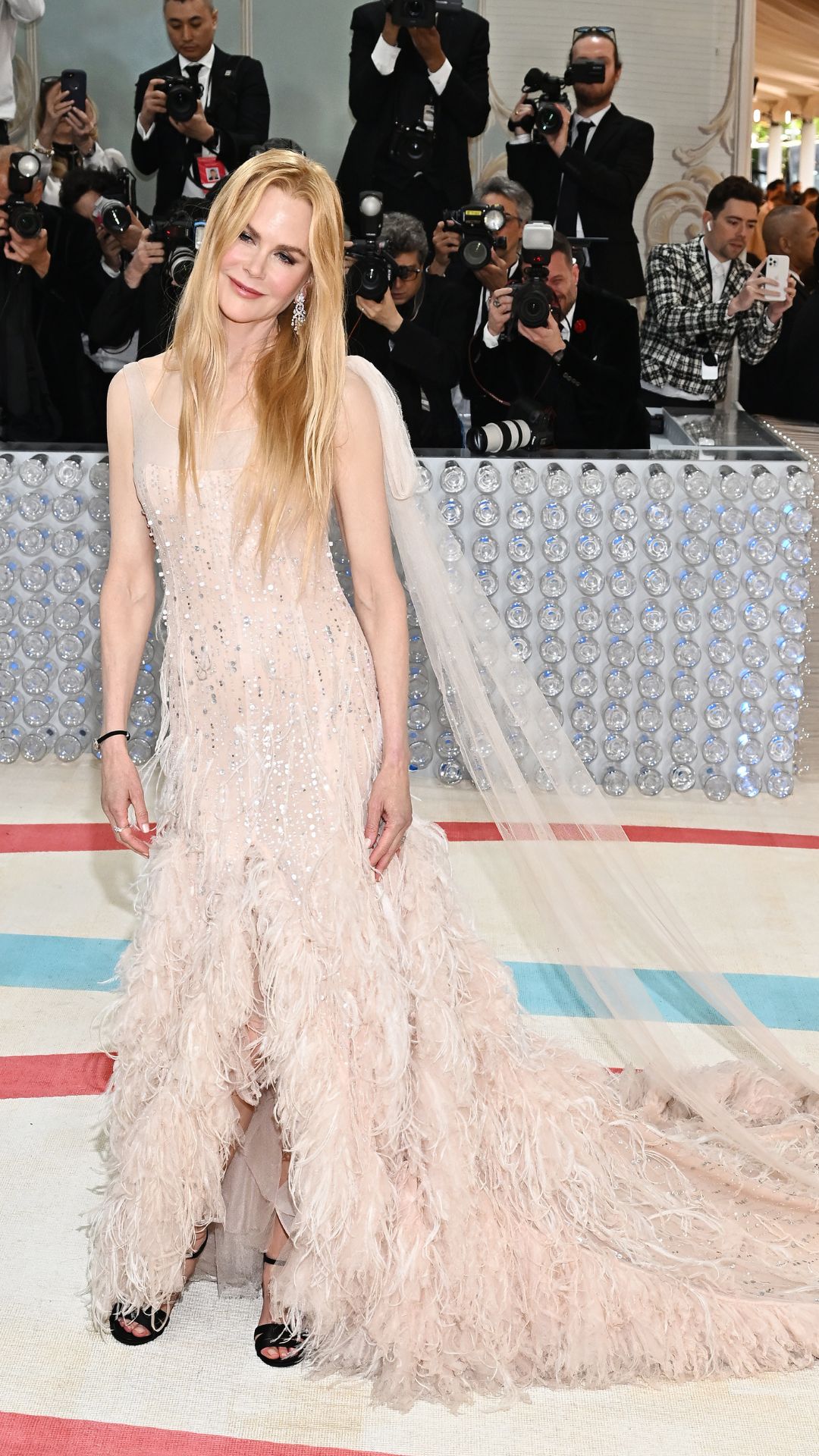 Николь Кидман переделала платье Chanel с 3000 блестками для образа на Met Gala 2023