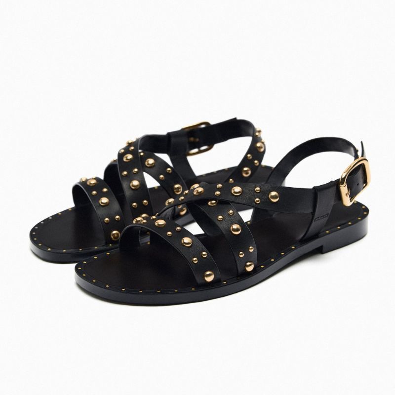 черные сандалии Zara с заклепками