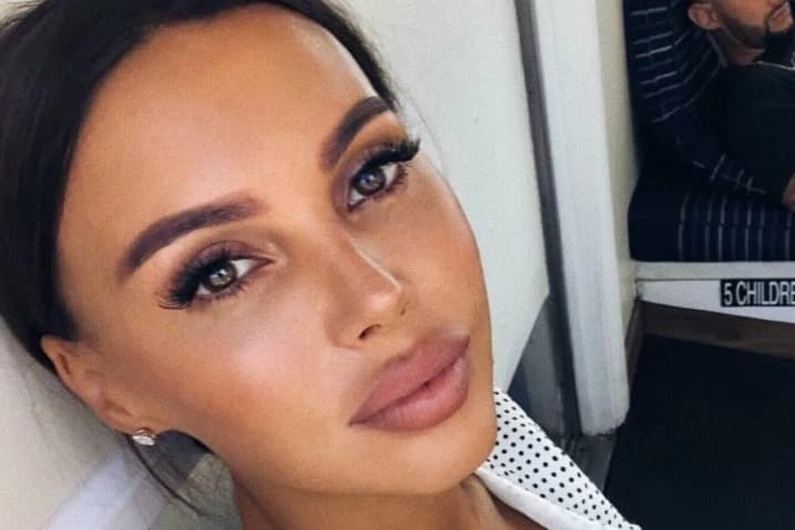 Налоговая заблокировала счета Оксаны Самойловой и Дины Саевой